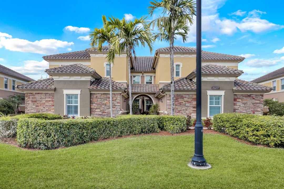 9520 Ironstone Terrace #202, Naples, FL 34120