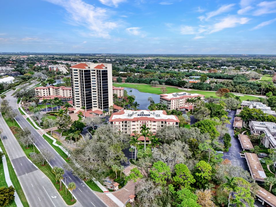 6040 Pelican Bay Blvd #101, Naples, FL 34108