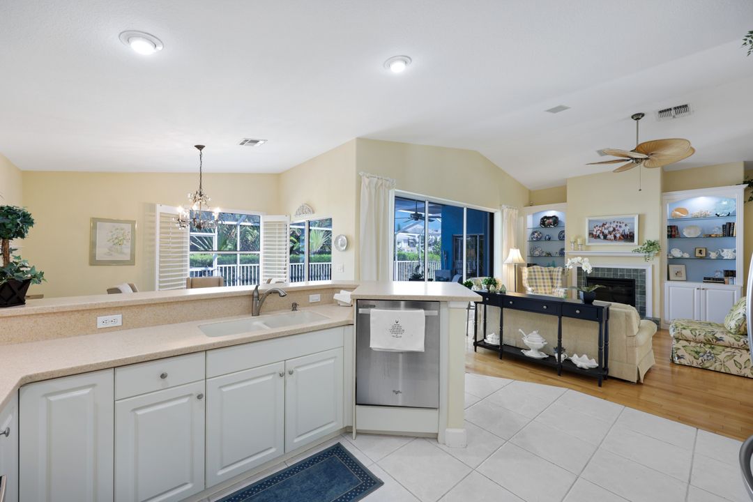 143 Tahiti Cir, Naples, FL 34113