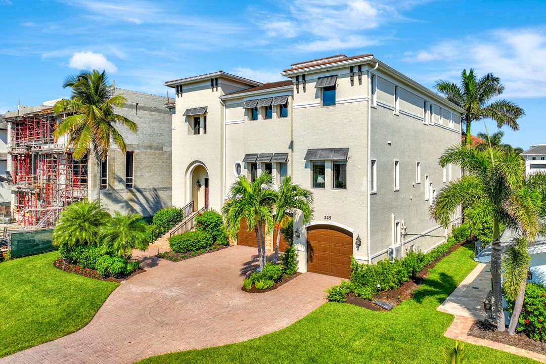 225 Conners Ave, Naples, FL 34108