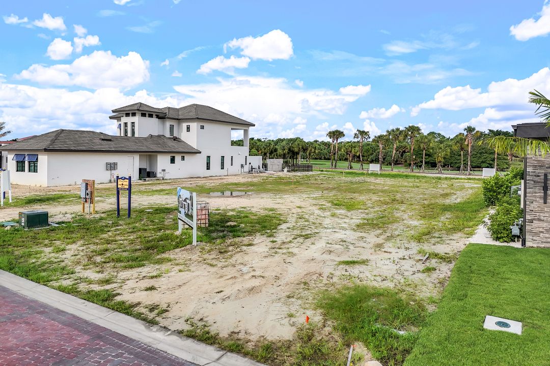 19062 Via Messina Wy, Miromar Lakes, FL 33913