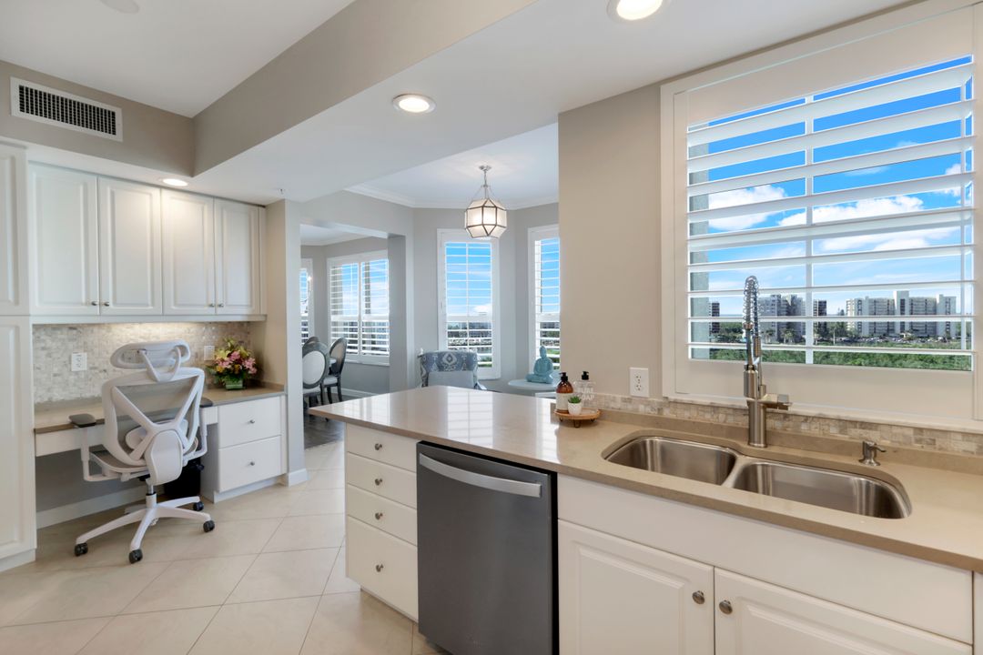 300 Dunes Blvd #707, Naples, FL 34110