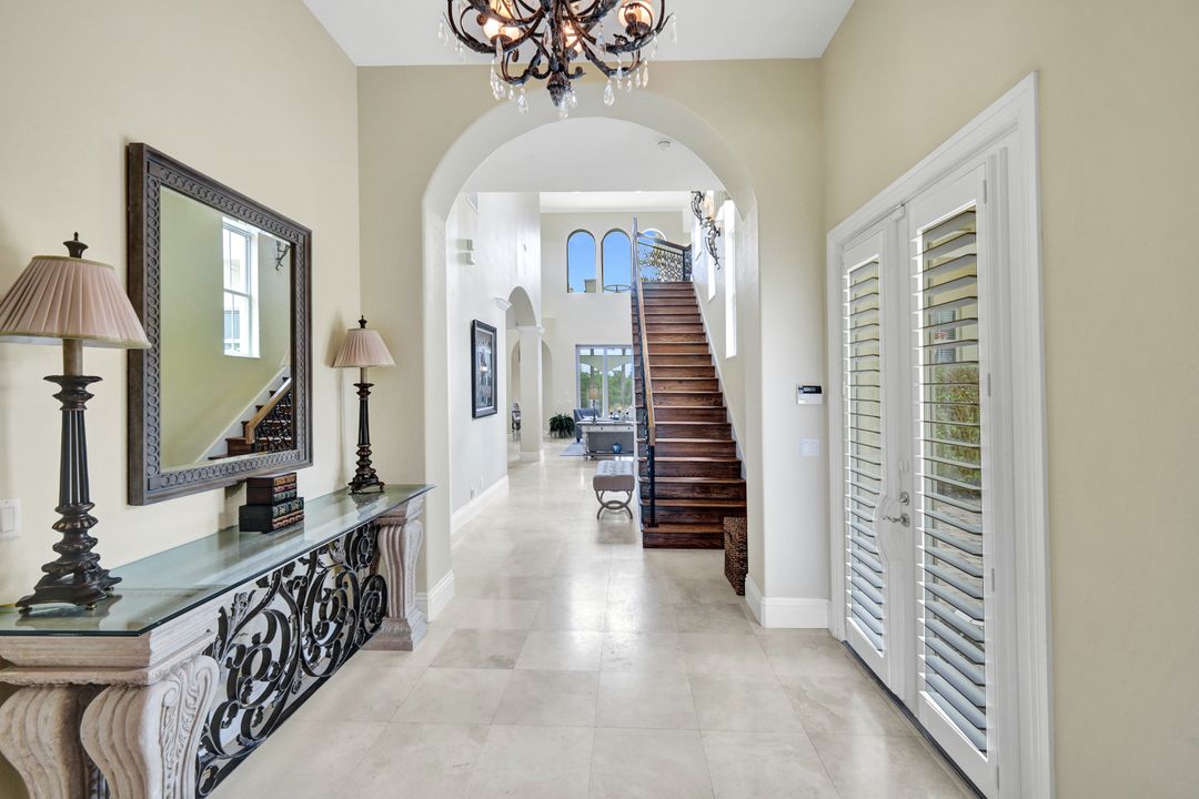 8576 Bellagio Dr, Naples, FL 34114