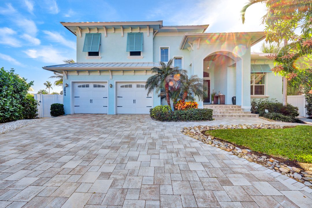 2654 Shoreview Dr, Naples, FL 34112