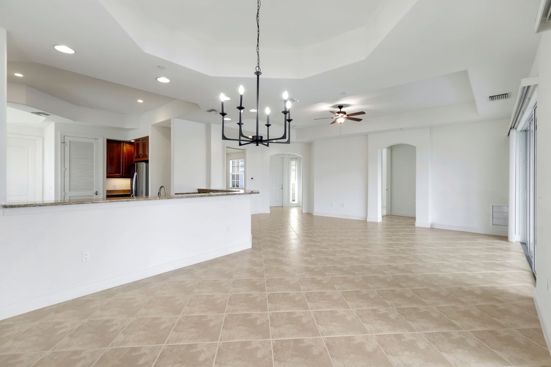 514 Avellino Isles Cir #3102, Naples, FL 34119