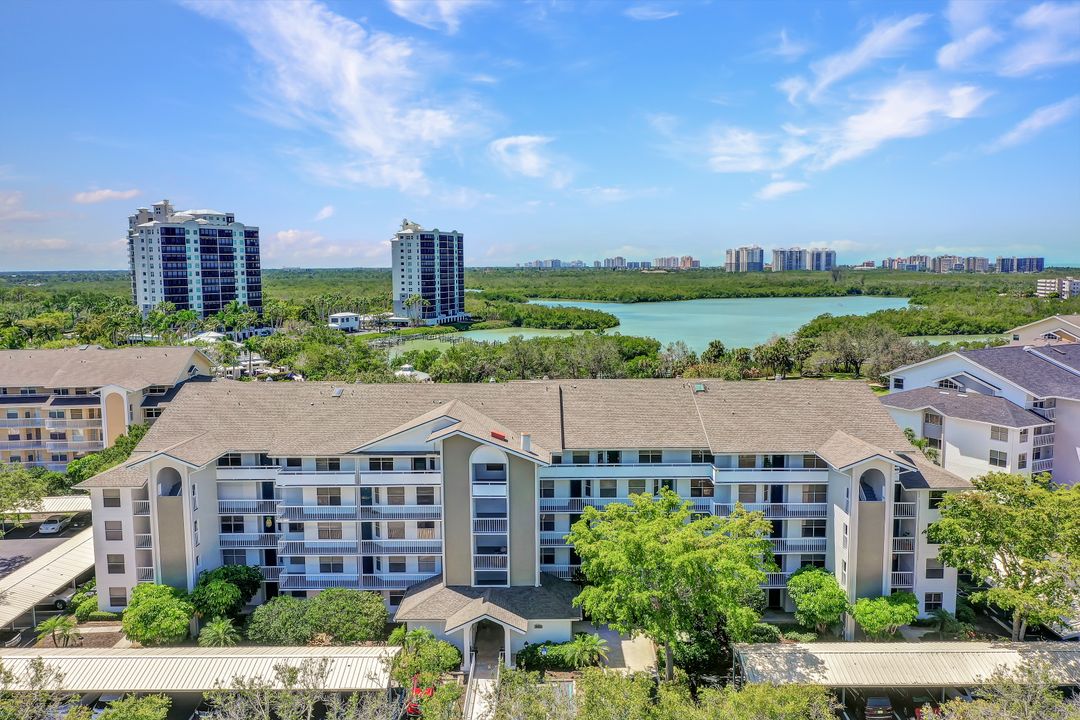 360 Horse Creek Dr #307, Naples, FL 34110