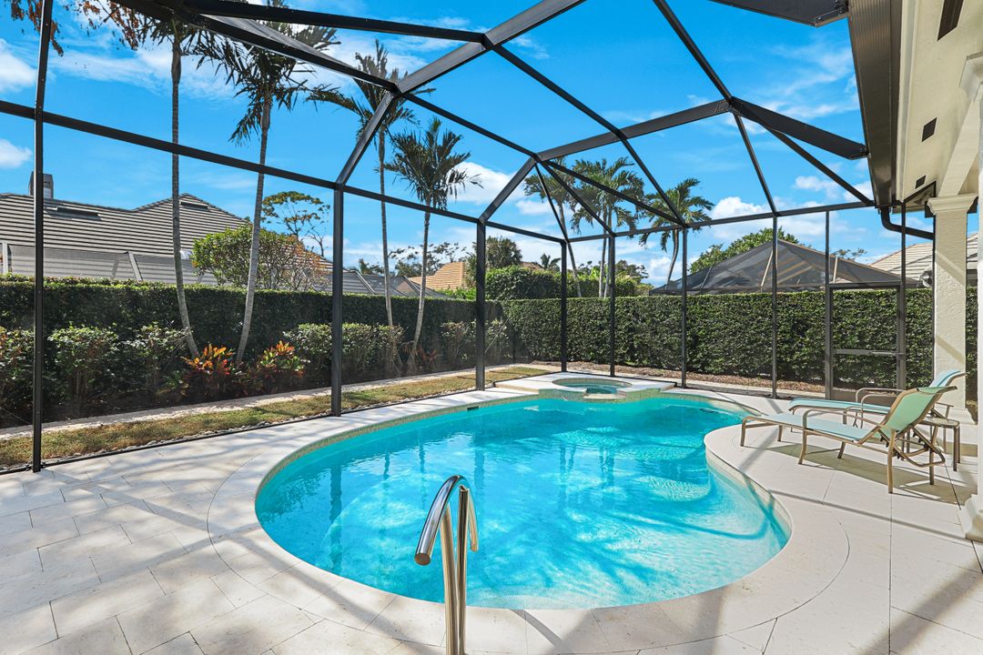 716 Shadow Lake Ln, Naples, FL 34108