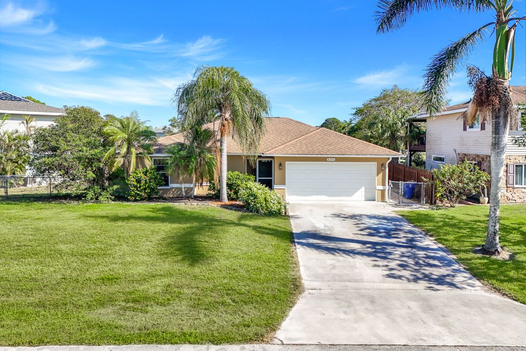 8240 Lake San Carlos Cir, Fort Myers, FL 33967