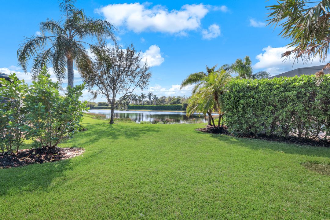 9738 Nickel Ridge Cir, Naples, FL 34120