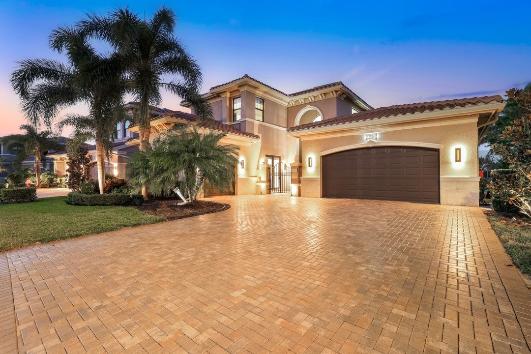 4450 Caldera Cir, Naples, FL 34119