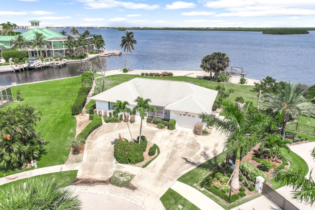 980 Iris Ct, Marco Island, FL 34145