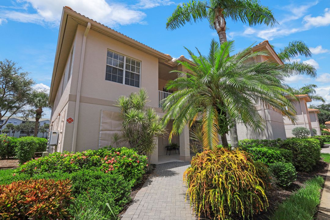 3976 Bishopwood Ct E #201, Naples, FL 34114