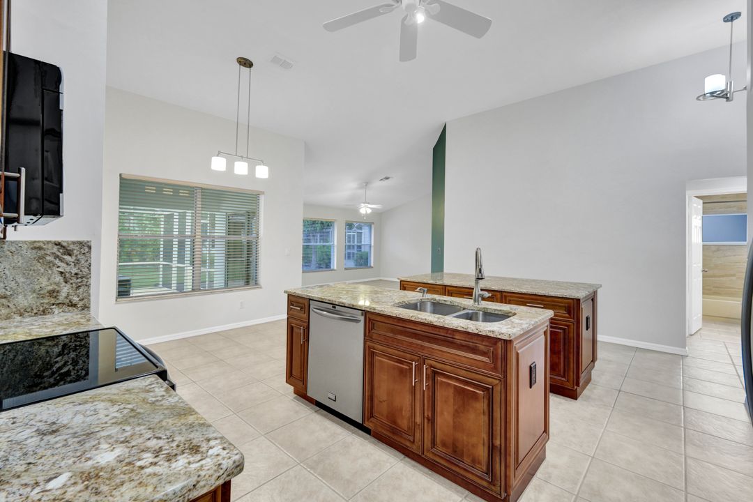 6643 Craven Hill Way, Naples, FL 34104