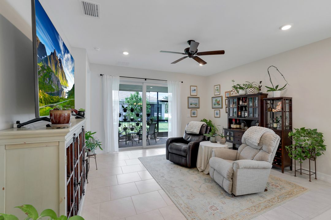 1009 Tranquil Brk Dr, Naples, FL 34114