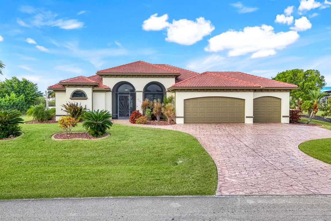 2504 NW 3rd Pl, Cape Coral, FL 33993