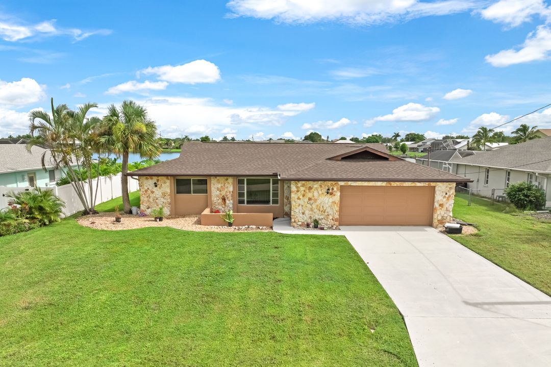 1111 SE 3rd St, Cape Coral, FL 33990