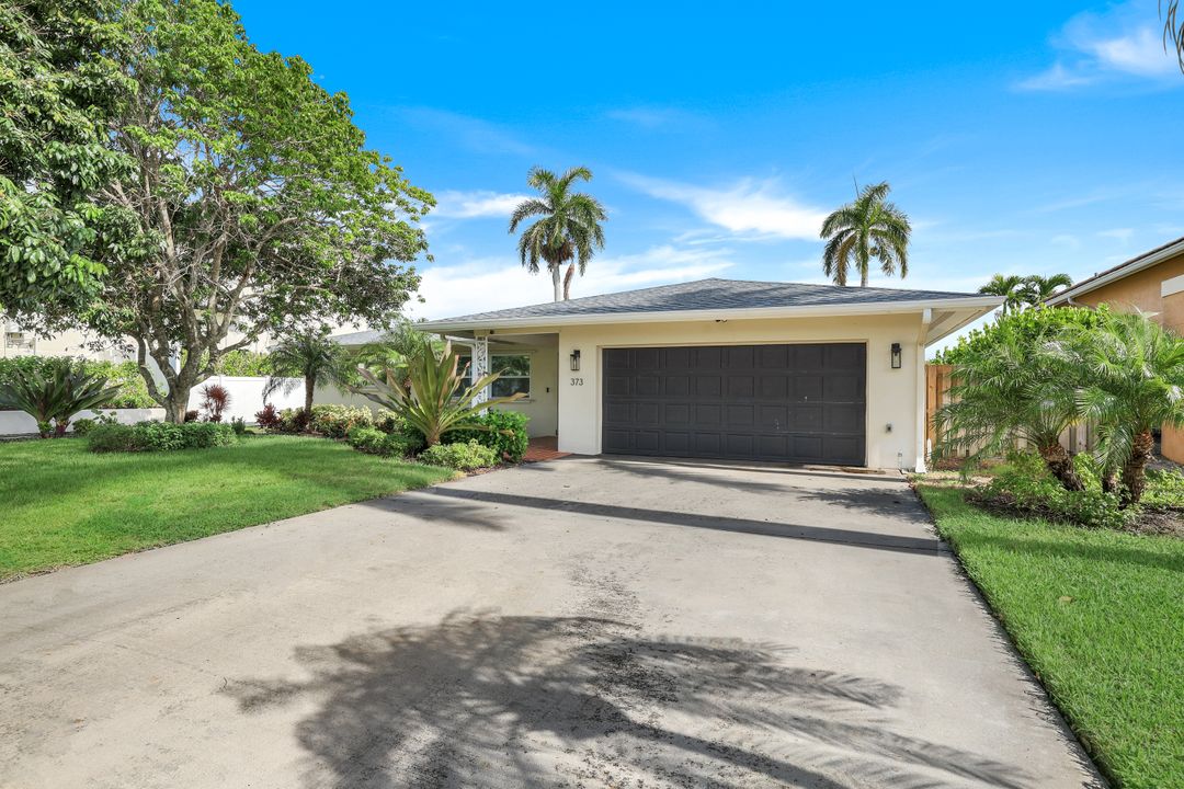 373 Egret Ave, Naples, FL 34108