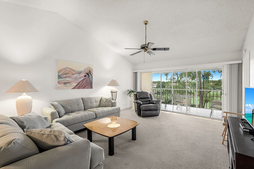 5975 Bloomfield Cir #C302, Naples, FL 34112