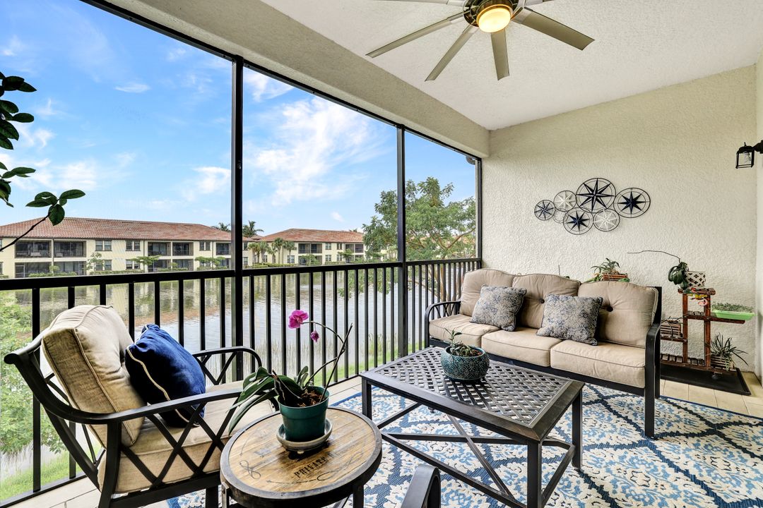 15148 Palmer Lake Cir #202, Naples, FL 34109