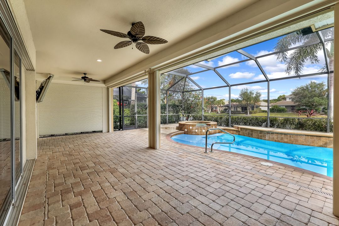 15948 Paseo Ln, Naples, FL 34110