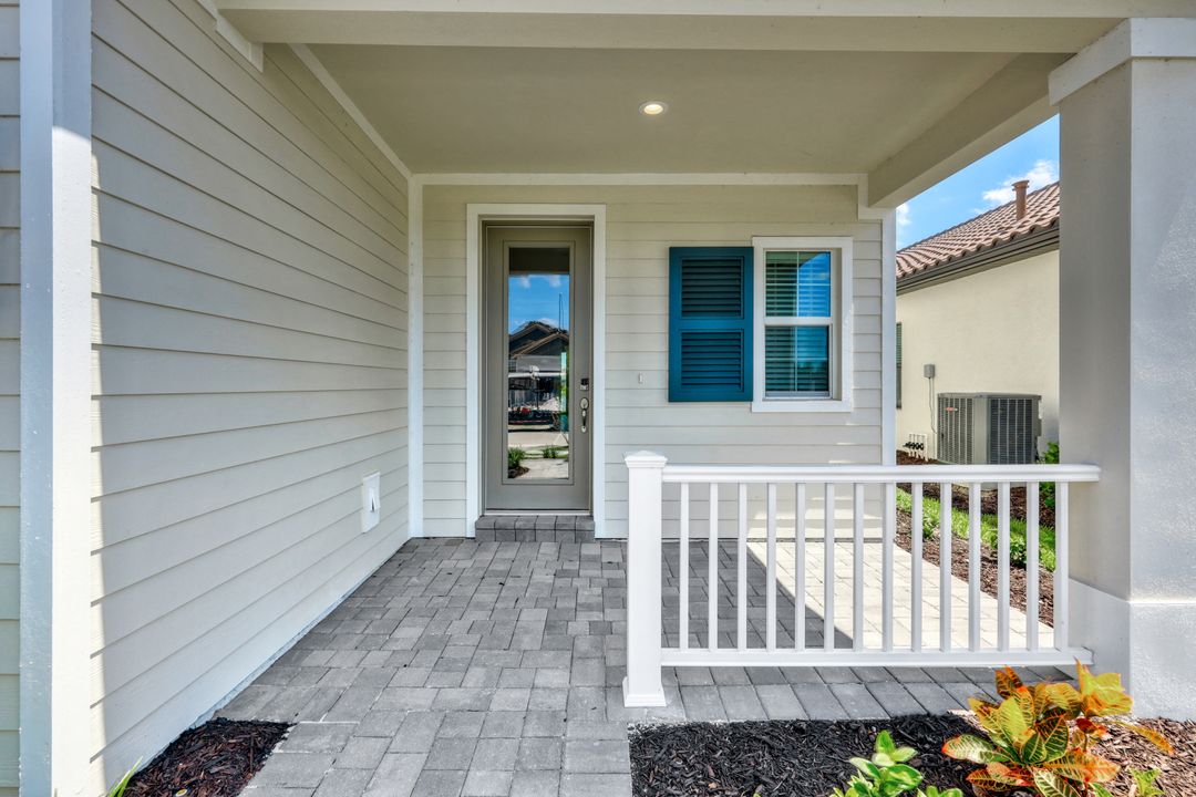 4580 Centaurus Cir, Naples, FL 34120