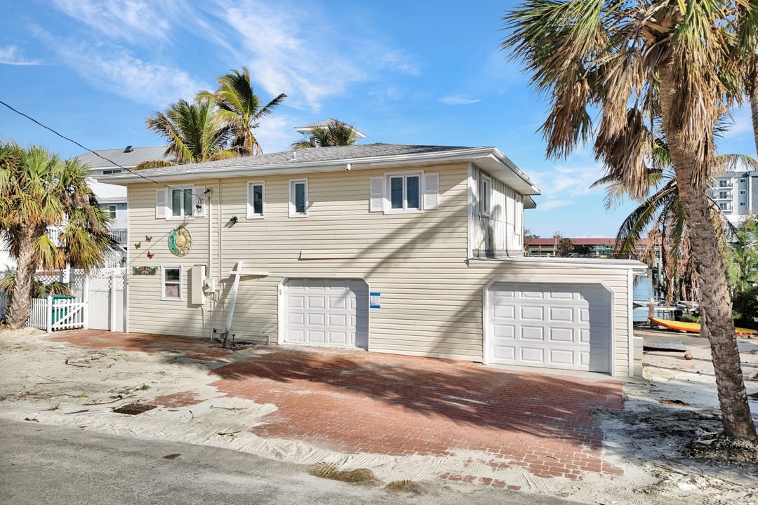 130 Palermo Cir, Fort Myers Beach, FL 33931