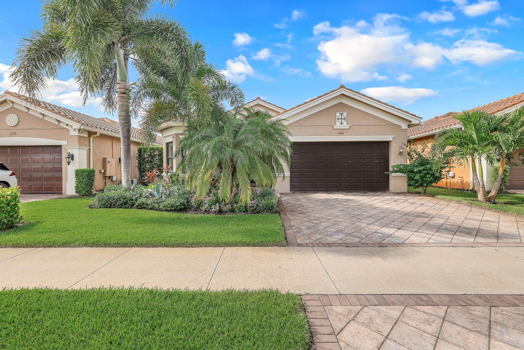 3366 Pacific Dr, Naples, FL 34119