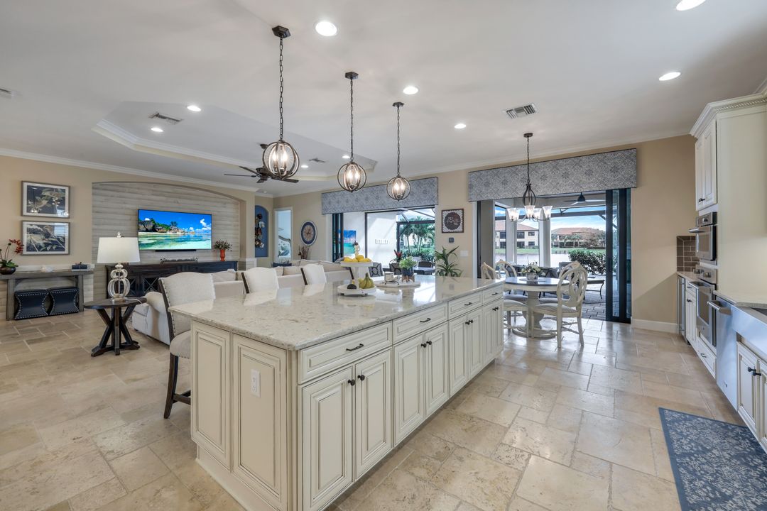 9484 Livorno Ct, Naples, FL 34119