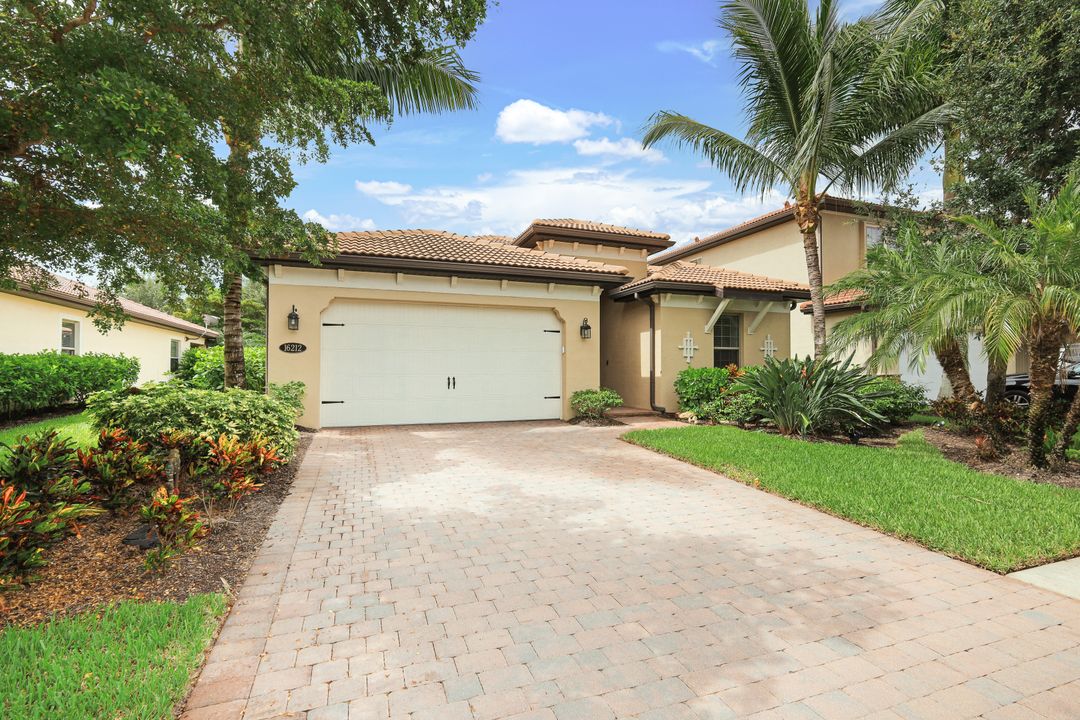 16212 Aberdeen Ave, Naples, FL 34110