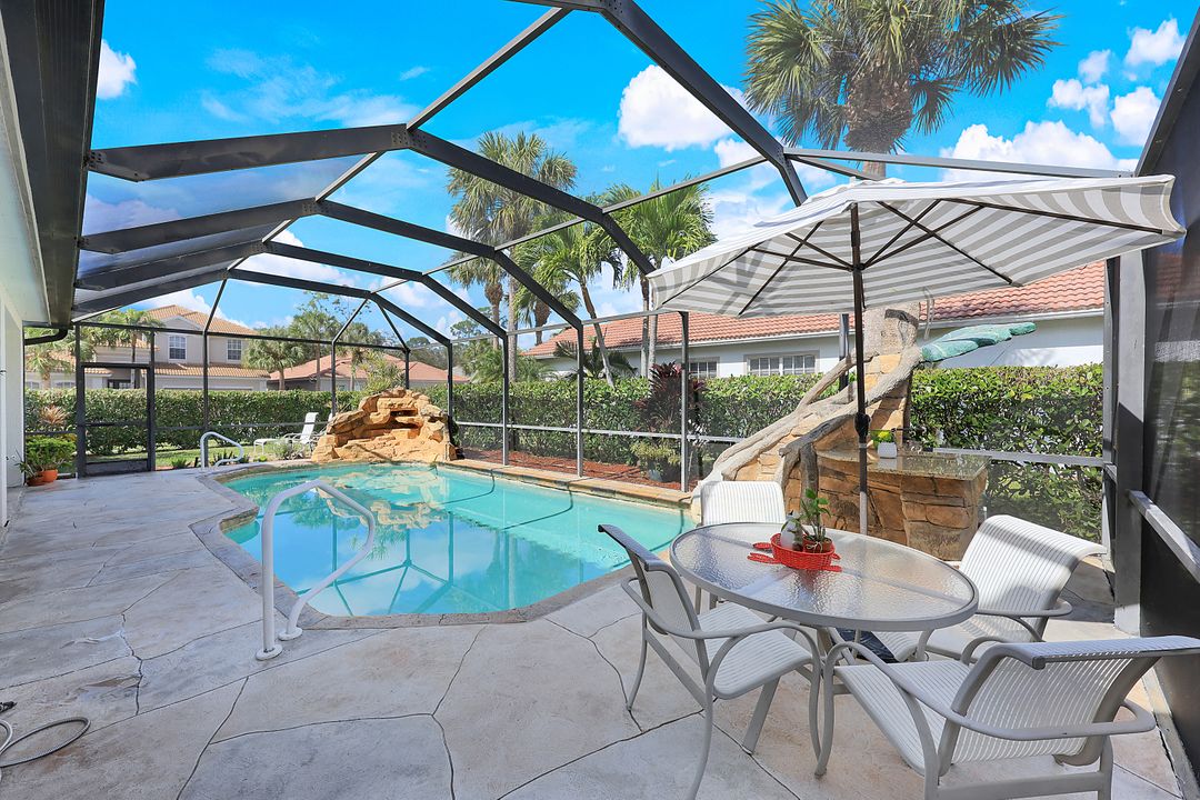 16165 Parque Ln, Naples, FL 34110