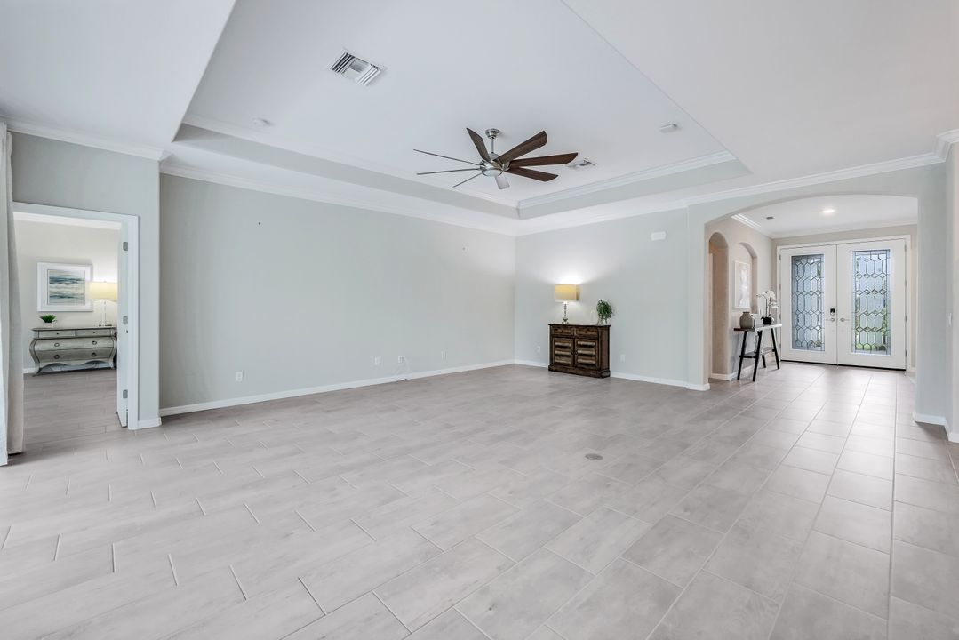 2366 Tangerine Ln, Naples, FL 34120