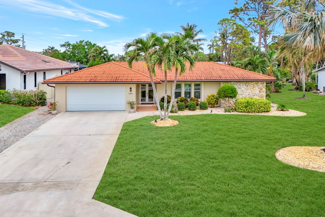 989 E Valley Dr, Bonita Springs, FL 34134