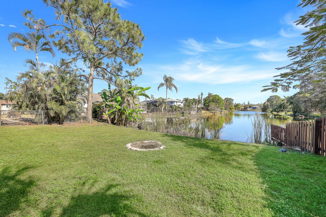 8240 Lake San Carlos Cir, Fort Myers, FL 33967