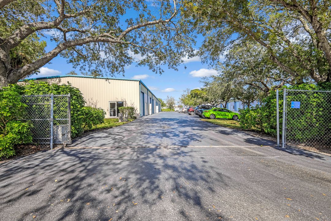 4585 Progress Ave #I-4, Naples, FL 34104