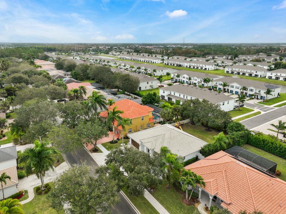 14900 Indigo Lakes Dr, Naples, FL 34119