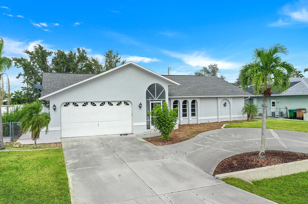 613 SE 22nd Terrace, Cape Coral, FL 33990