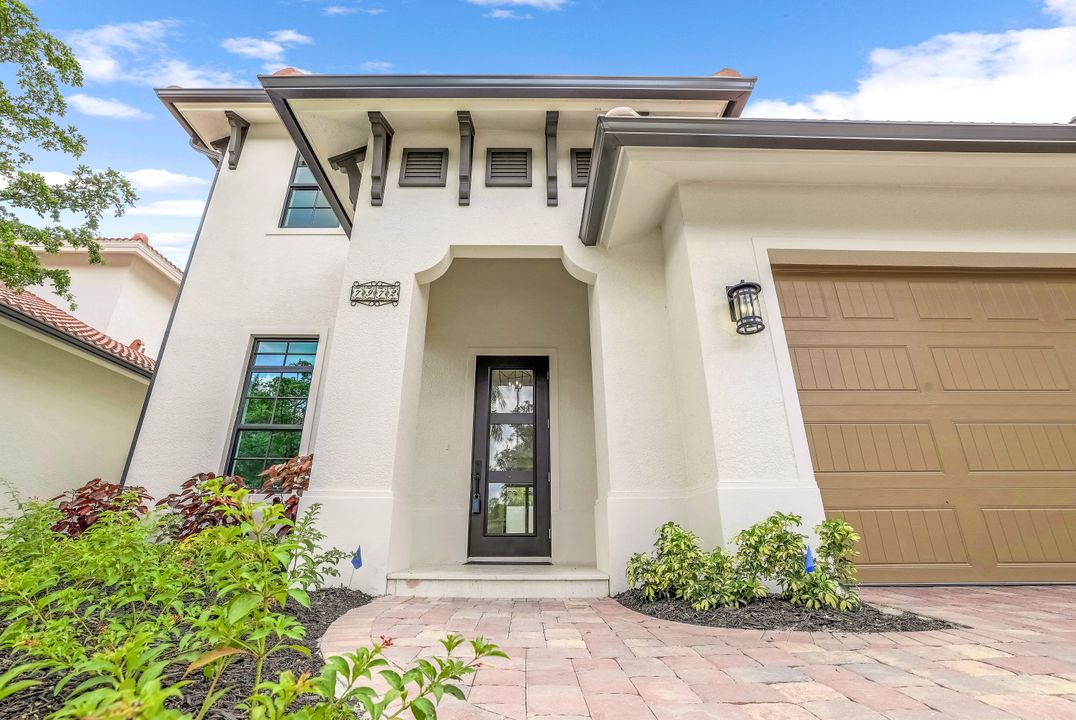 7972 Cordoba Pl, Naples, FL 34113