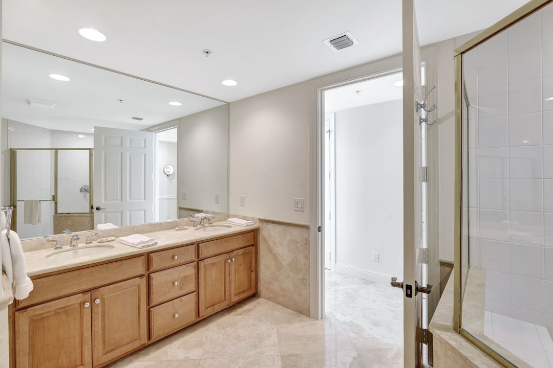 285 Grande Way #1605, Naples, FL 34110