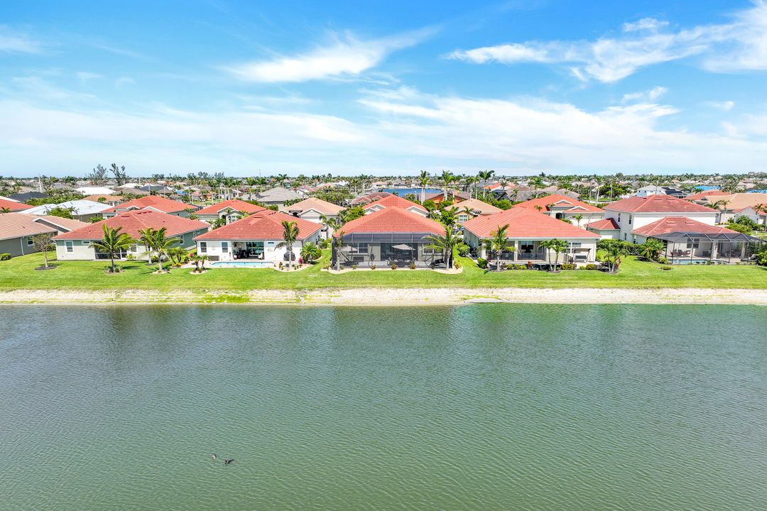 2892 Sunset Pointe Cir, Cape Coral, FL 33914