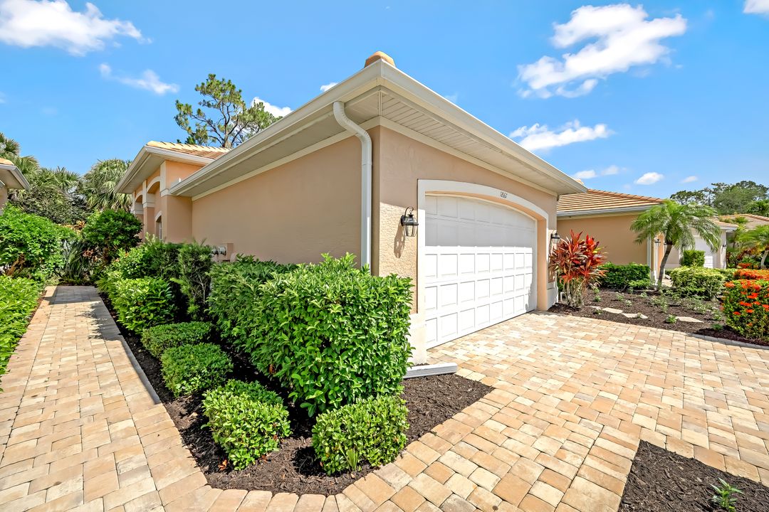 12667 Fox Ridge Dr, Bonita Springs, FL 34135