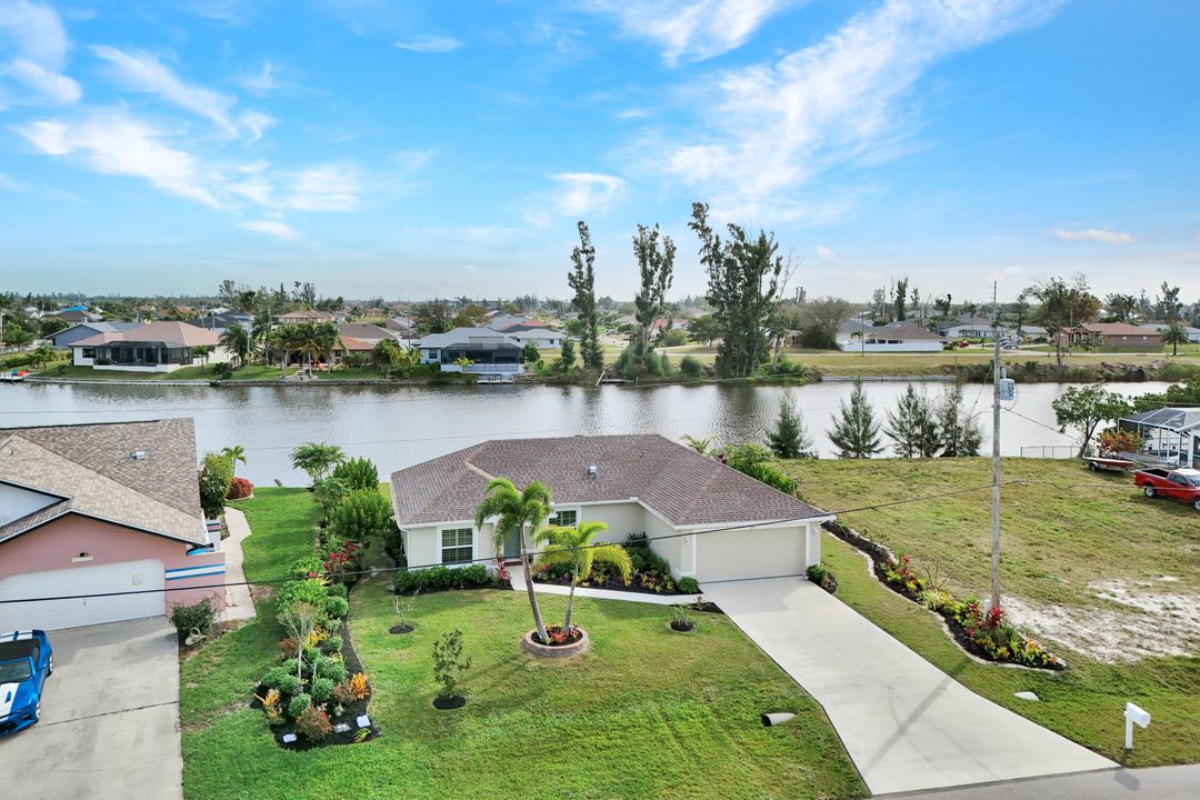 235 SW 22nd Pl, Cape Coral, FL 33991