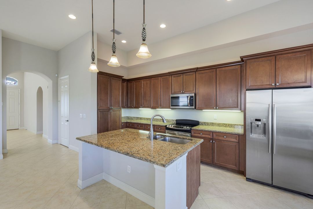 1747 Sarazen Pl, Naples, FL 34120