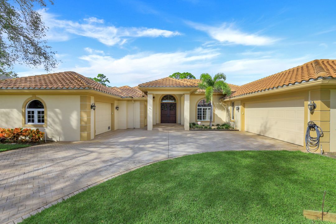 3311 Creekview Dr, Bonita Springs, FL 34134