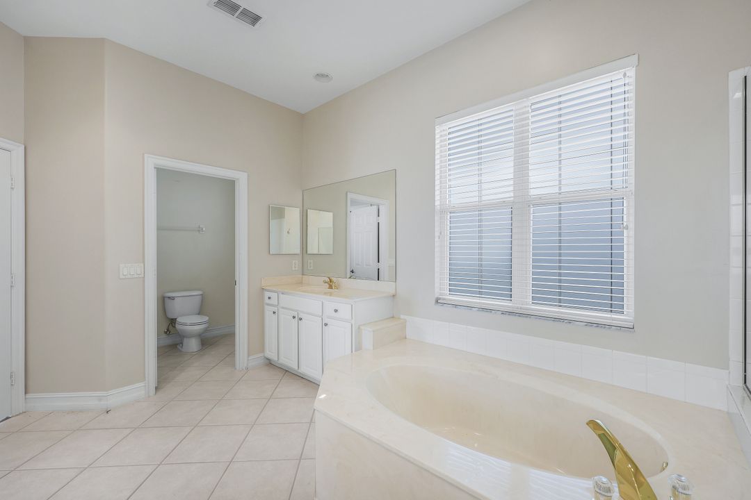 12589 Wildcat Cove Cir, Estero, FL 33928