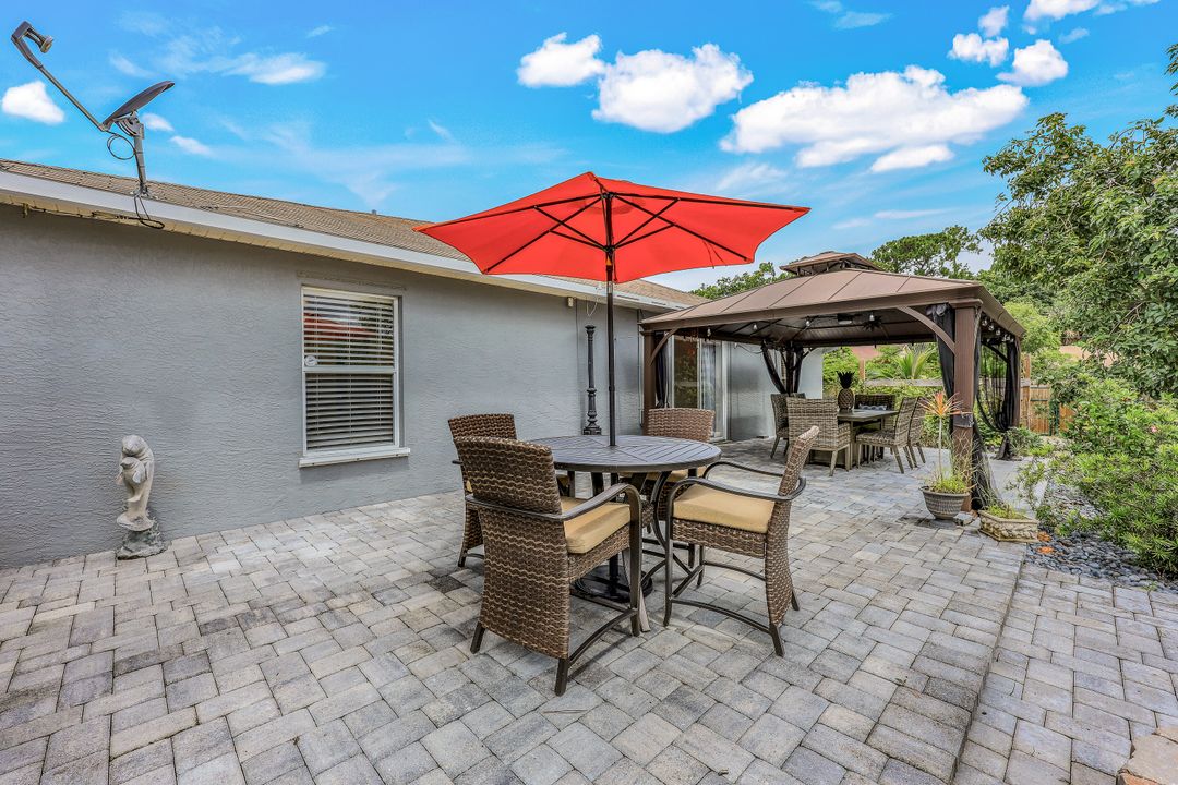 4020 Lupine Ln, Naples, FL 34112