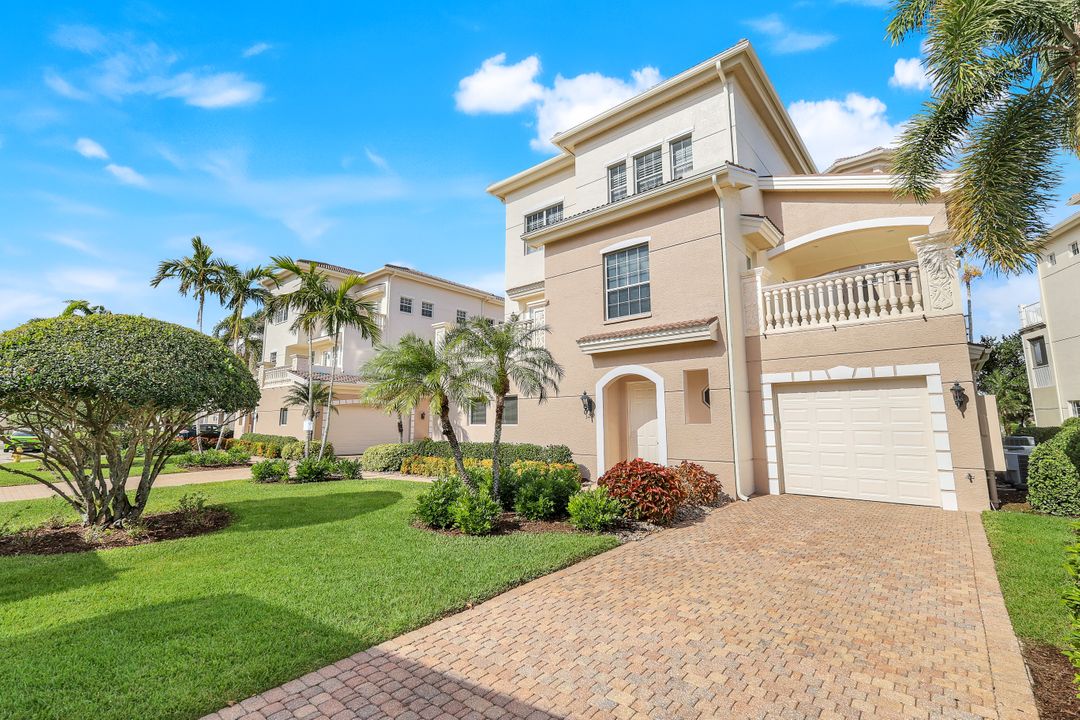 514 Avellino Isles Cir #3102, Naples, FL 34119