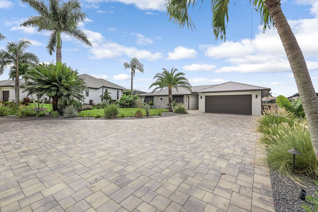 5209 Sunset Ct, Cape Coral, FL 33904