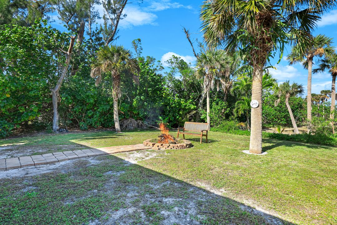 2115 Sunset Cir, Sanibel, FL 33957