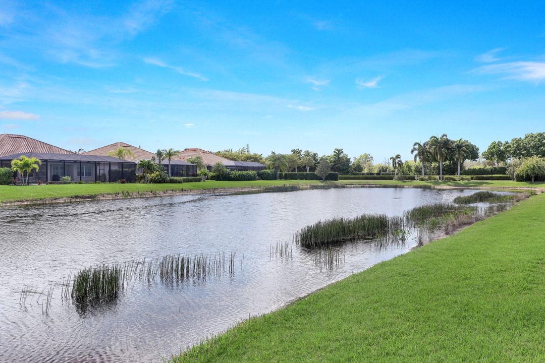 9685 Cobalt Cove Cir, Naples, FL 34120