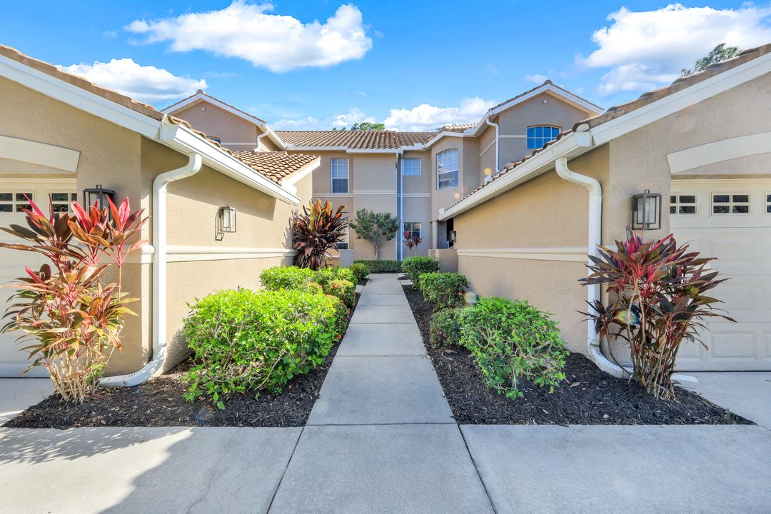 8575 Danbury Blvd #104, Naples, FL 34120